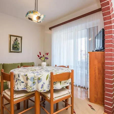Appartement By The Sea - 18590 Vir