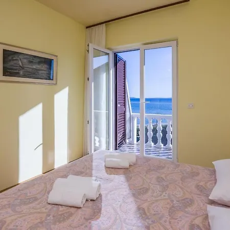 Appartement By The Sea - 18590 *