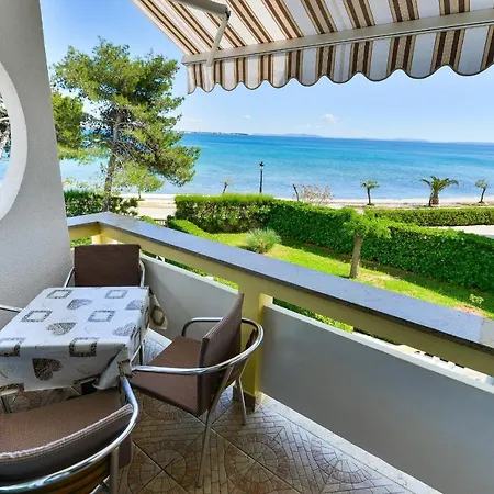 Appartement By The Sea - 18590 Vir